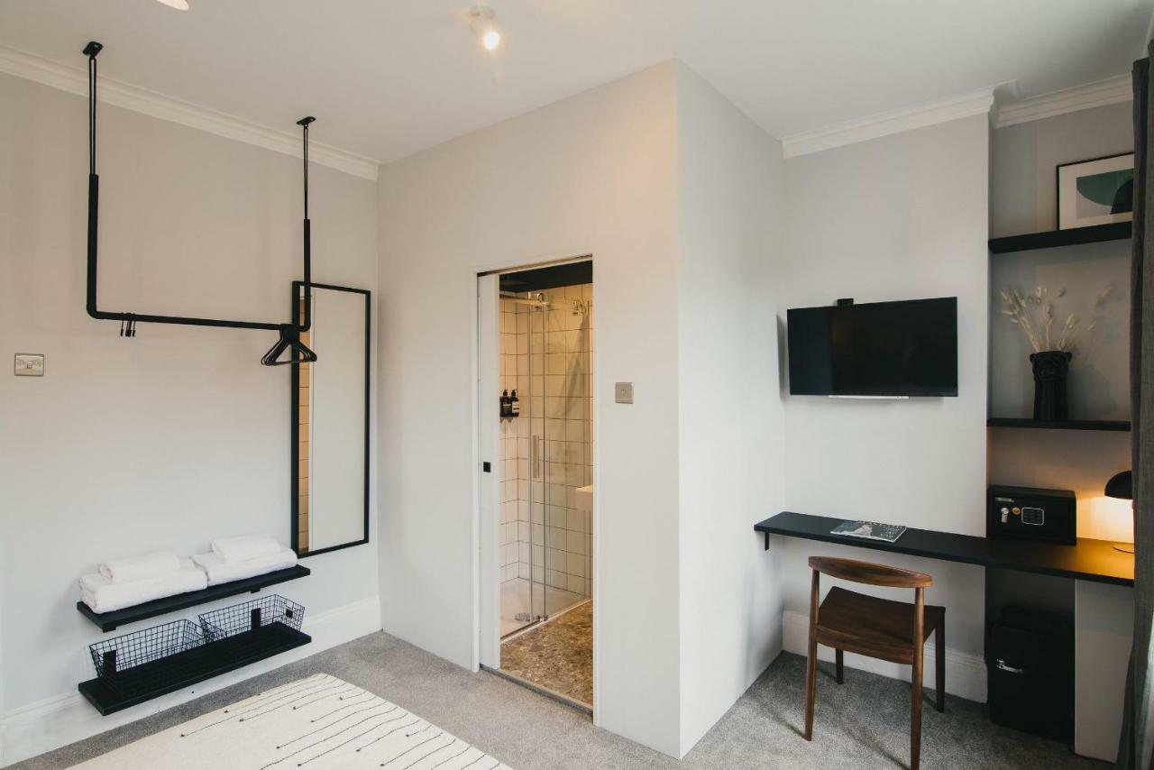 D8 - Shoreditch London Room photo