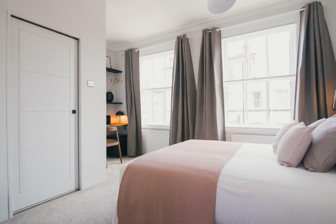 D8 - Shoreditch London Room photo