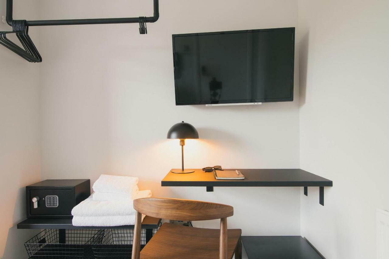 D8 - Shoreditch London Room photo